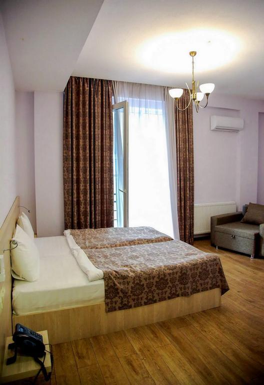 טביליסי Hotel Feri מראה חיצוני תמונה