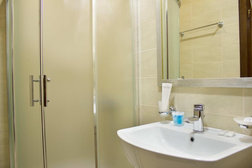 טביליסי Hotel Feri מראה חיצוני תמונה