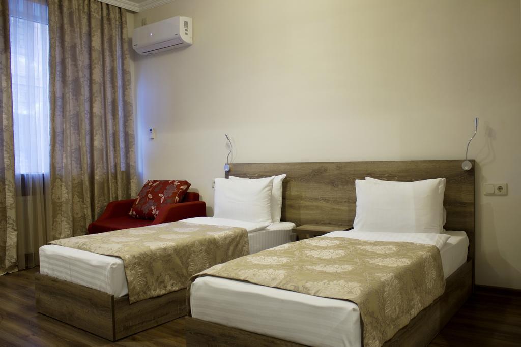 טביליסי Hotel Feri מראה חיצוני תמונה